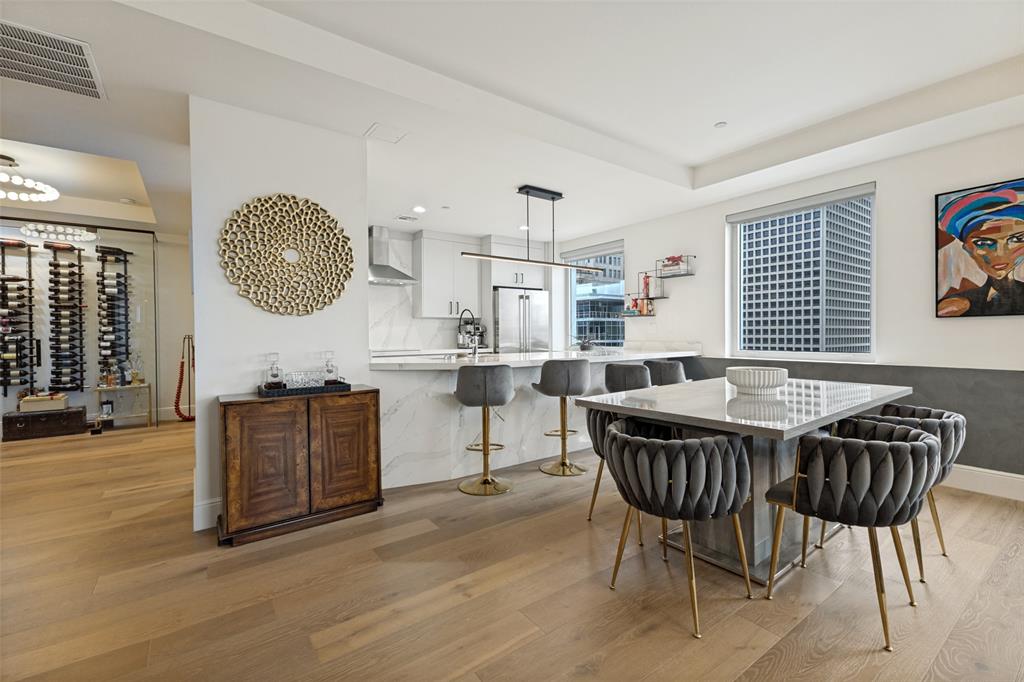 ElmStreetCondo1505 - Residential