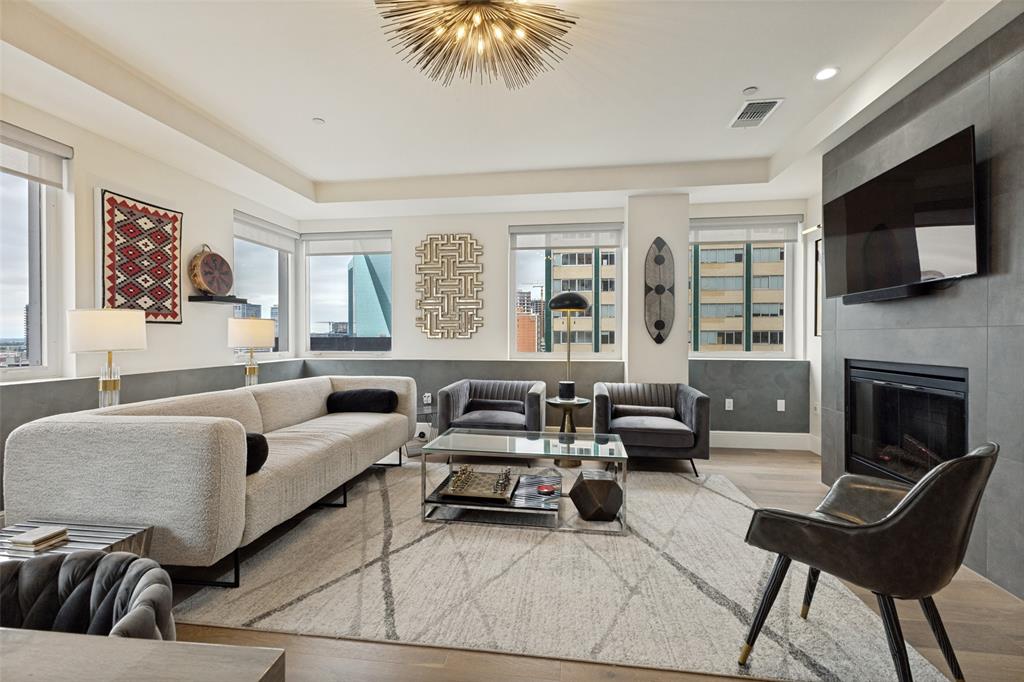 ElmStreetCondo1505 - Residential