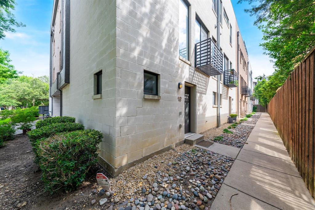 Thirty9thirty Condos - Residential