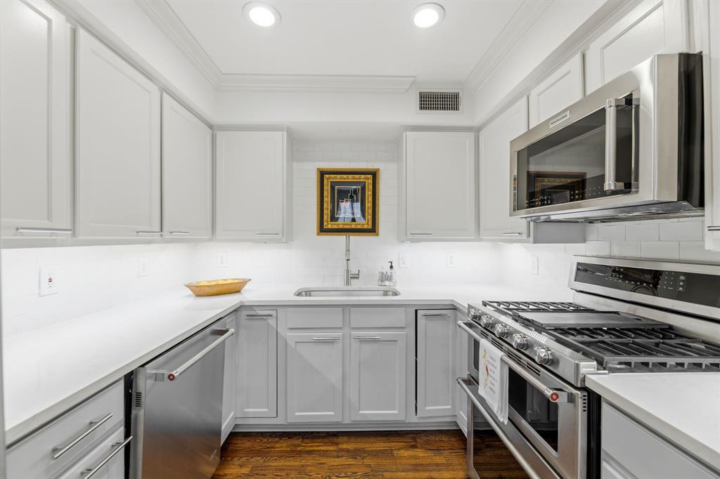 Averill House Condo - Residential