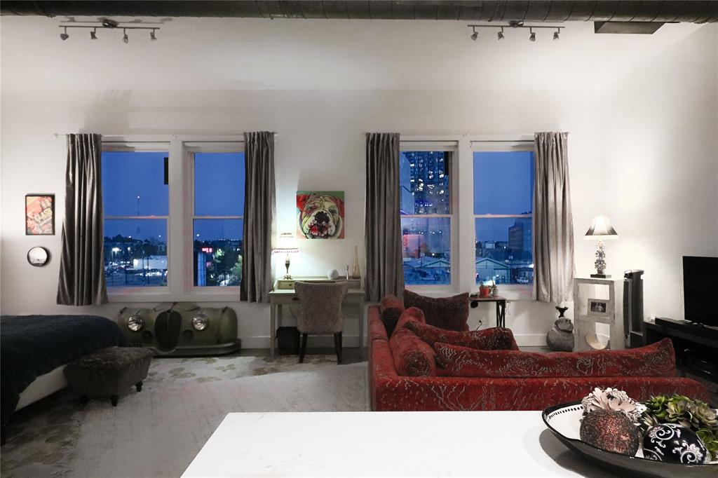 Live Oak Lofts Condo - Residential