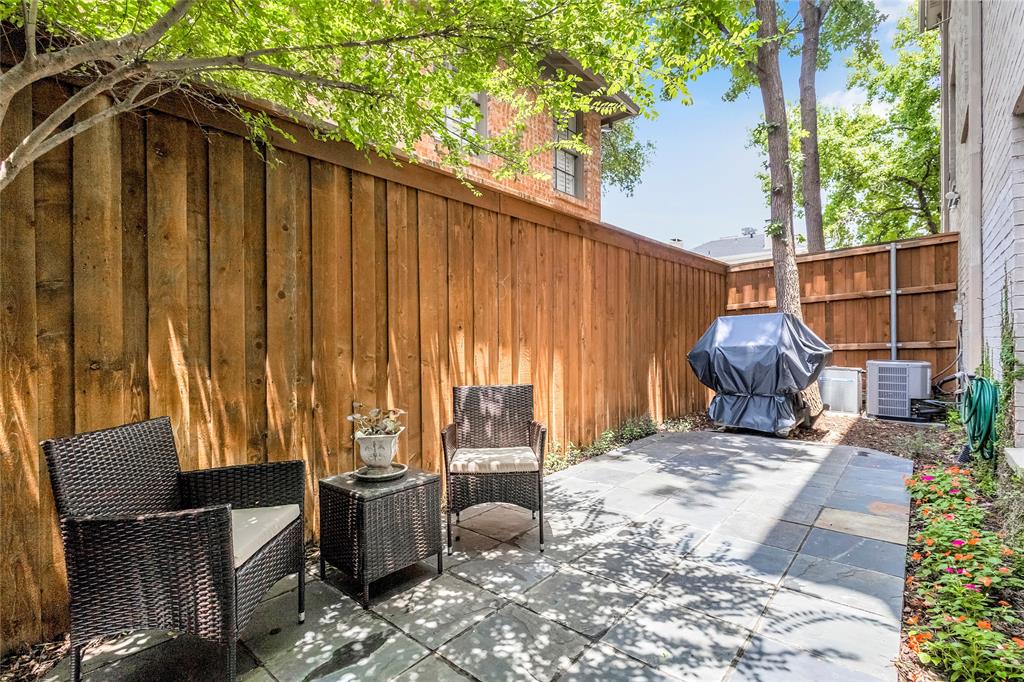 4508 Bowser - Residential