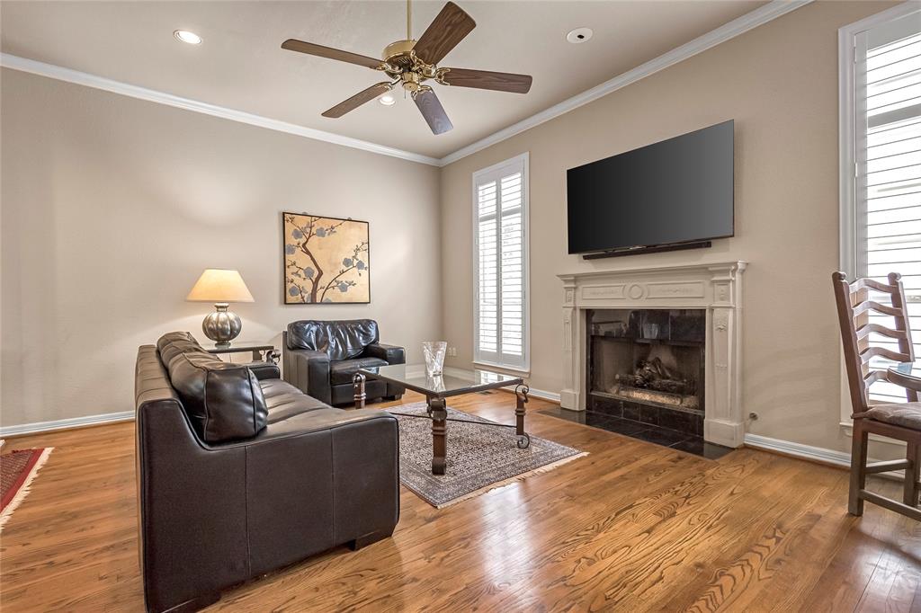 4508 Bowser - Residential