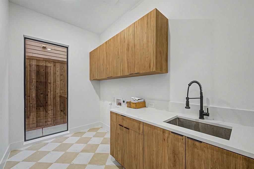 Ross Ave Heights - Residential