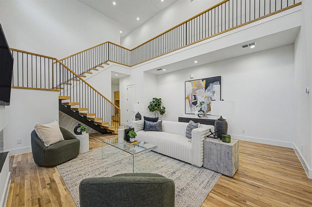 Ross Ave Heights - Residential
