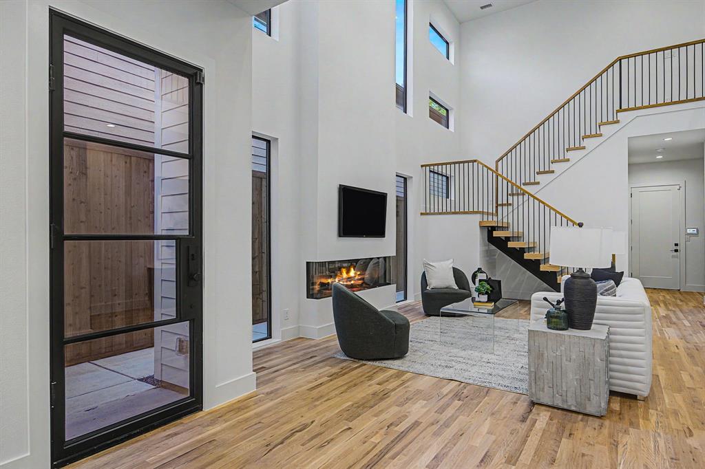 Ross Ave Heights - Residential