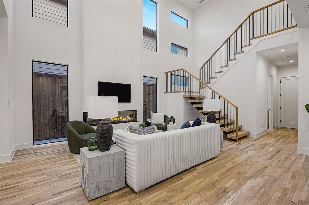 Ross Ave Heights - Residential