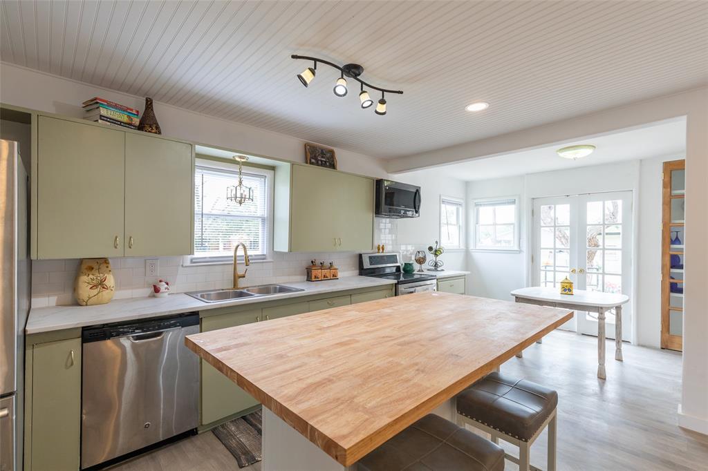 Scott Hwy Place - Residential