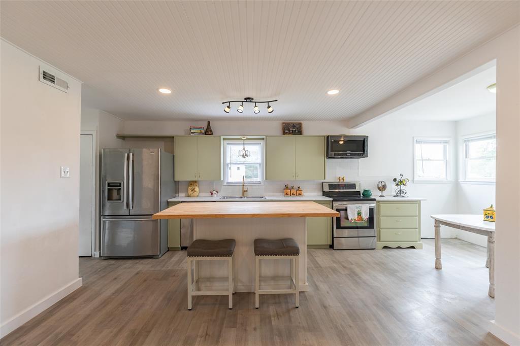 Scott Hwy Place - Residential