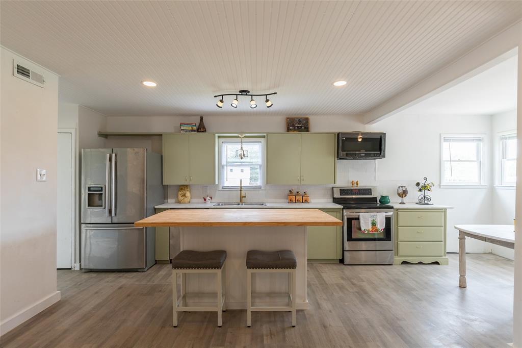 Scott Hwy Place - Residential