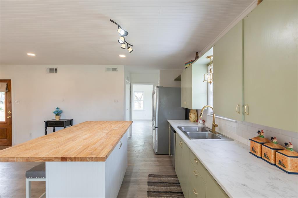 Scott Hwy Place - Residential