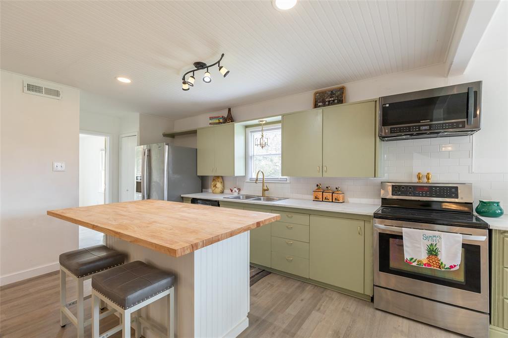 Scott Hwy Place - Residential