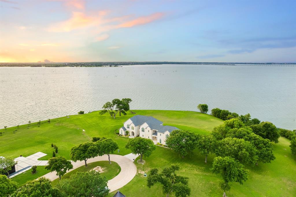 The Peninsula - Residential