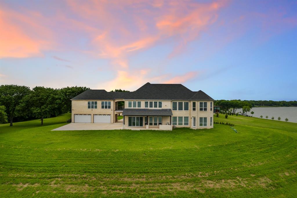 The Peninsula - Residential
