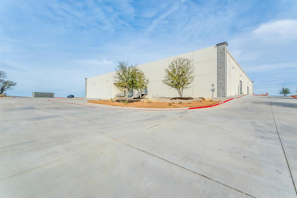 Hudson Oaks Bus Park - Commercial Sale
