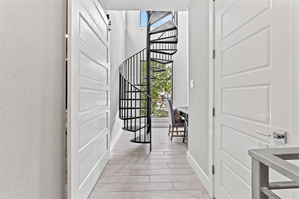 Deere Street Collection Condos - Residential Lease