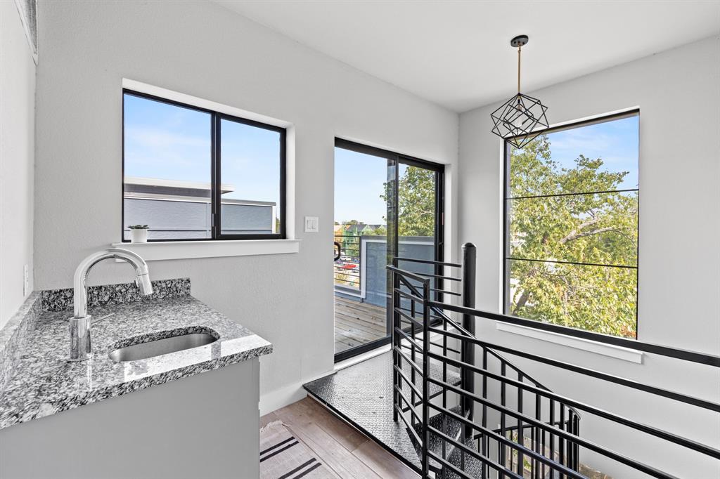 Deere Street Collection Condos - Residential Lease