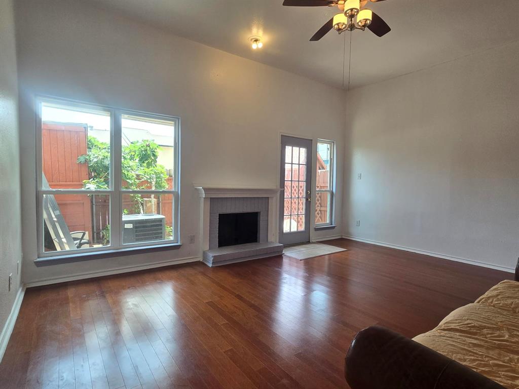 Old Vickery Square Twnhms - Residential