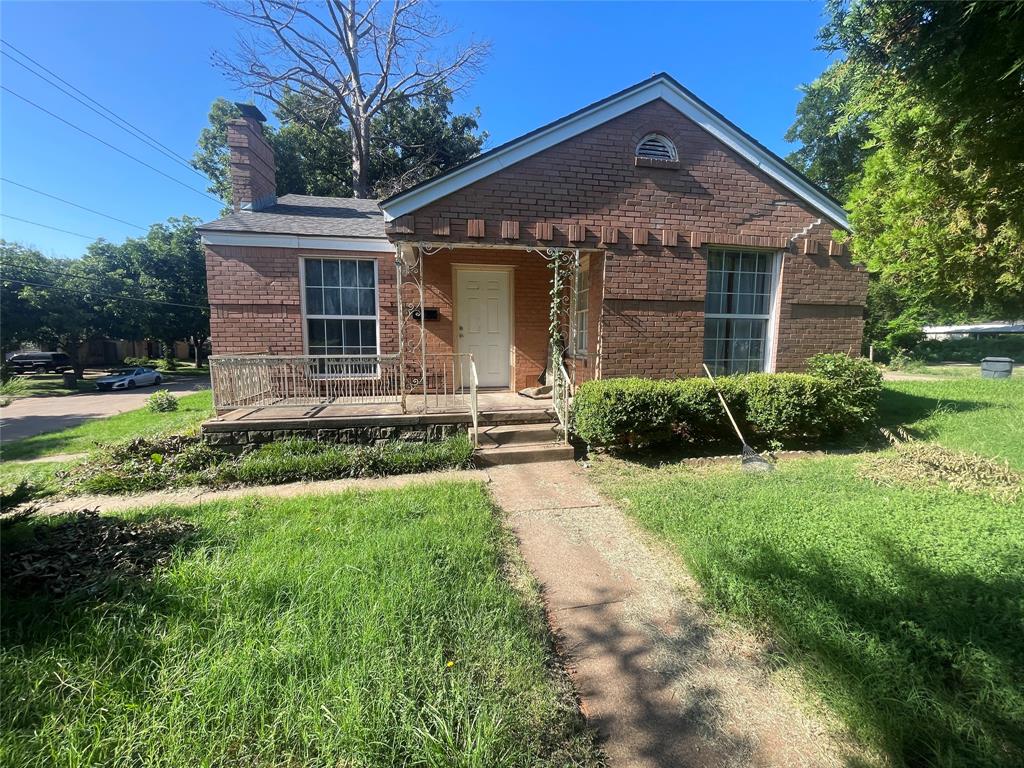 Single Family home with 3 units in rear.  Currently only the home and one of the rear units are occupied total rent is $1300 a month.  2 other units need work but offer a huge potential for added rental income. This property is part of a portfolio.  Ask agent for information on full portfolio