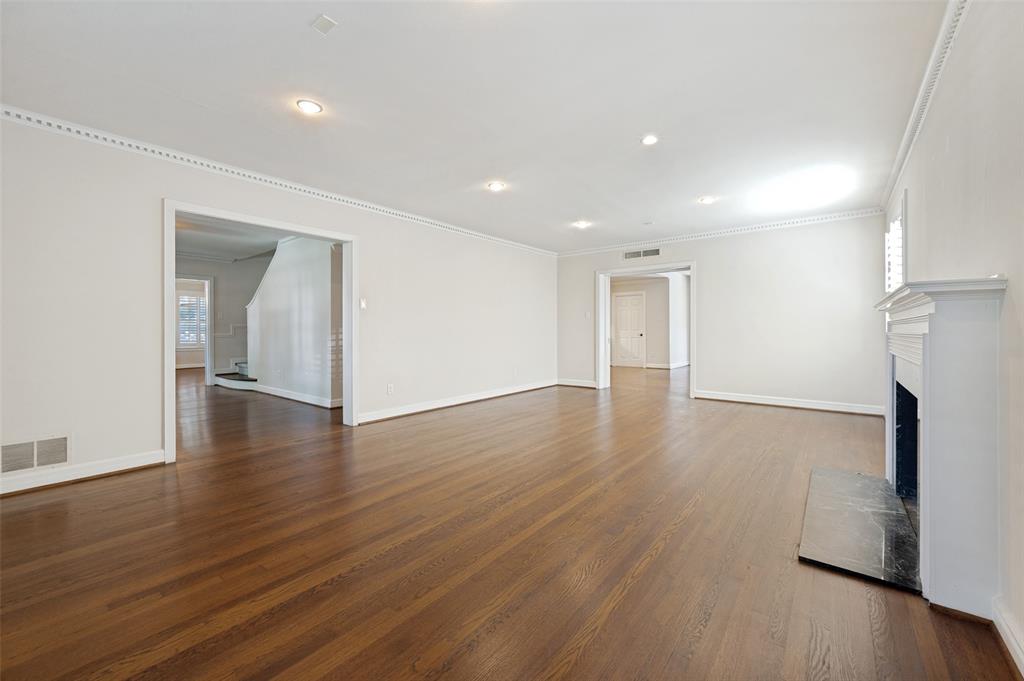 Highland Park West 09 Instl - Residential
