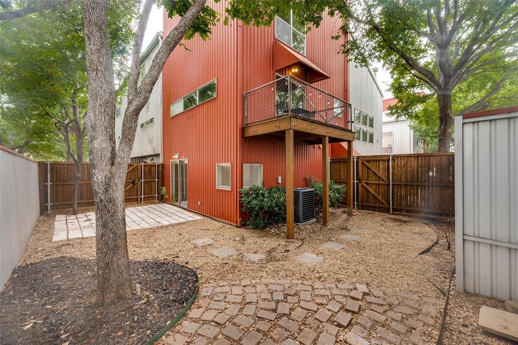 San Jacinto Street Twnhms - Residential