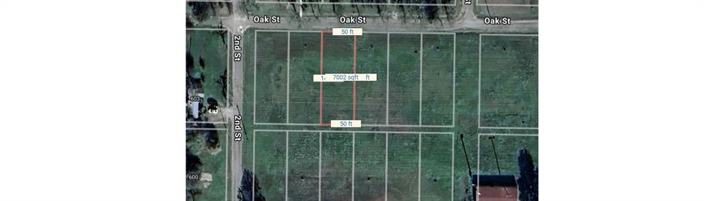 This lot on Oak St is ready for development. Its location provides easy access to major roadways and is close to schools and parks, making it an excellent choice for a home.