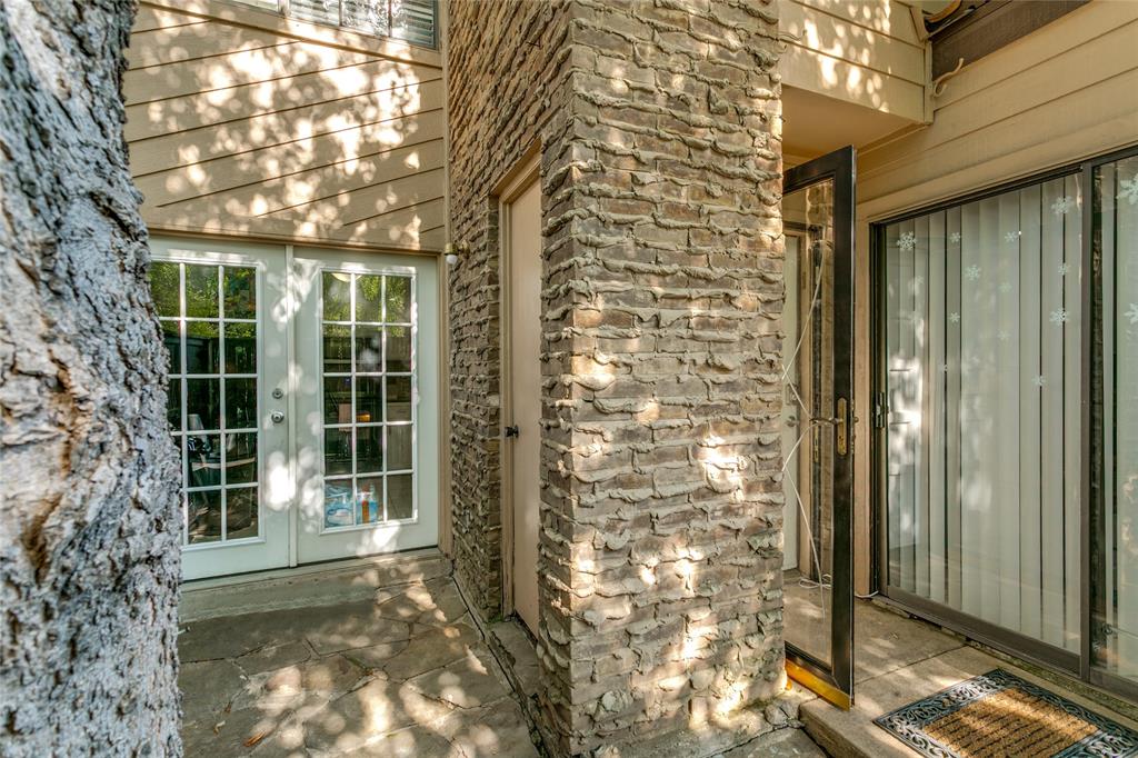 Preston Oaks Crossing Condos 01 & 02 - Residential