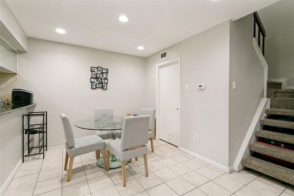 Preston Oaks Crossing Condos 01 & 02 - Residential