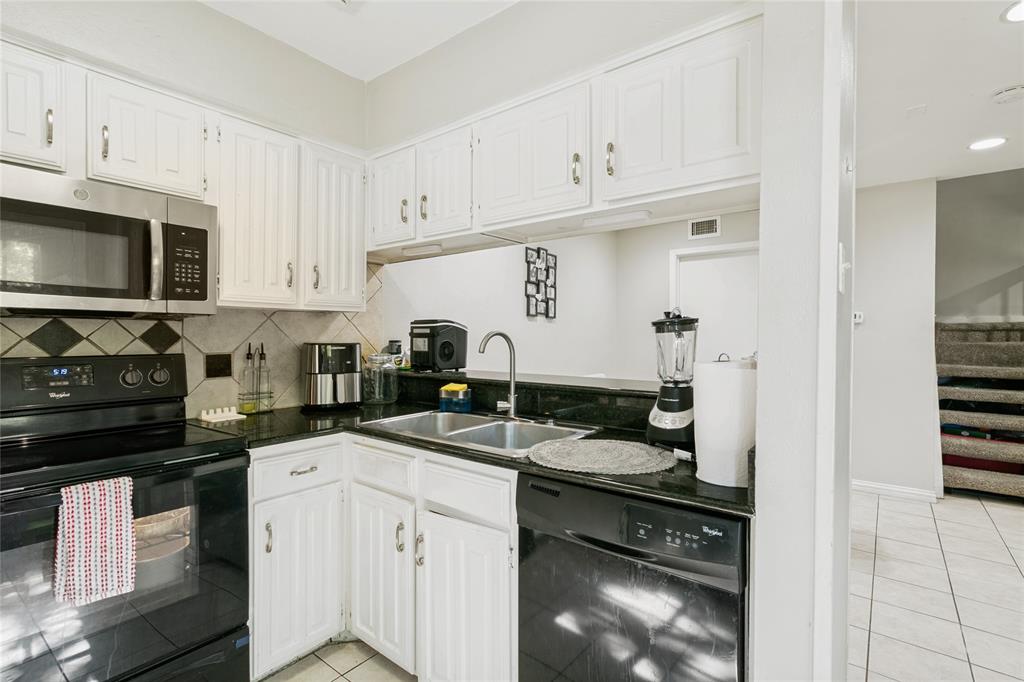 Preston Oaks Crossing Condos 01 & 02 - Residential