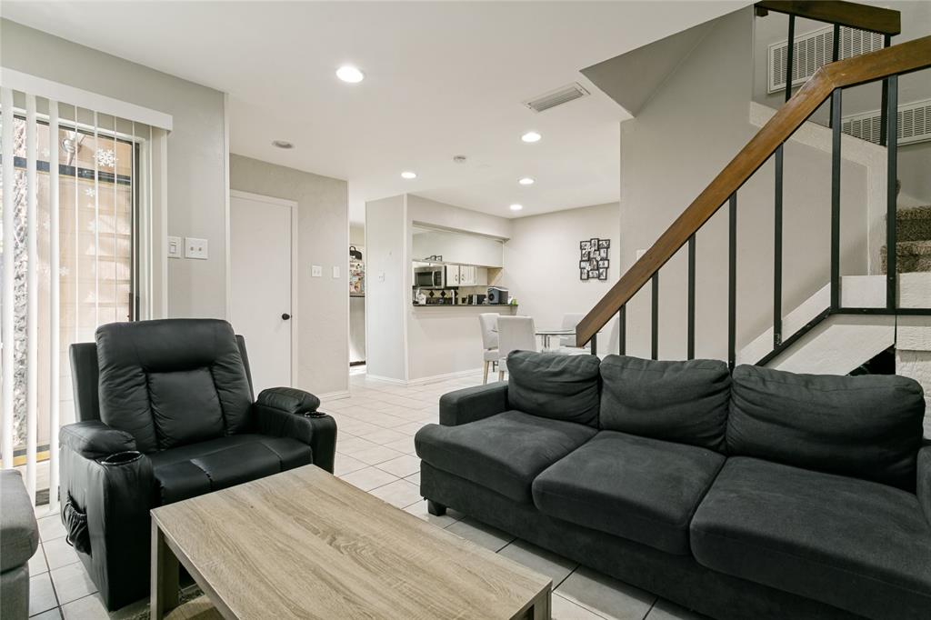 Preston Oaks Crossing Condos 01 & 02 - Residential