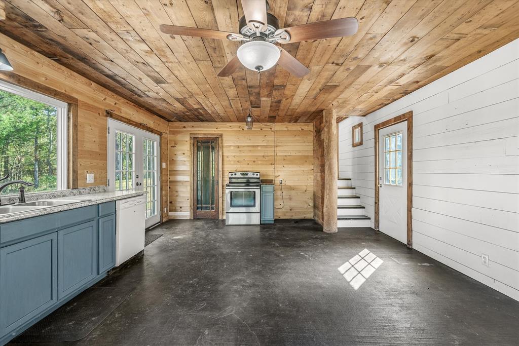 A0188 Rojas Francisco De Acres - Commercial Sale