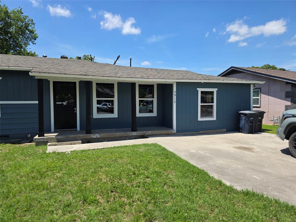 Owner financing available in Diamond Hill North Fort Worth 3 bedrooms 2 baths and a large backyard with a tall wood privacy fence Updates include new Cabinets Foundation plumbing and electrical throughout new flooring updated bathrooms a washroom new HVAC unit ceiling fans and a remodeled kitchen with a double sink island Granite Galore  If the banks have told you no good news put 30 percent down and you can own this beautifully renovated home ALSO available on a New Loan  We will use a local Title company all transaction will be recorded at the courthouse on a owner finance transaction also on a new loan  COMPRA FACIL Easy Purchase HURRY WONT LAST Available seller concessions on a full price offer