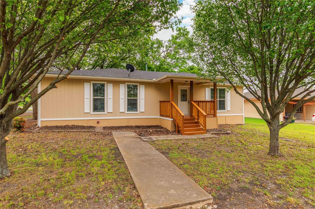 Spacious home featuring an open floor plan with exceptionally large rooms throughout.  Recent updates include new interior paint, flooring and window coverings, creating a fresh, move-in-ready feel.  Located on a desirable corner lot with no HOA, this property backs directly to the 20-acre Eula Umphress and Robert Hynds Park, providing beautiful views and easy access to green space.  Conveniently located just minutes from historic downtown and the vibrant social district, this home combines comfort with convenience.