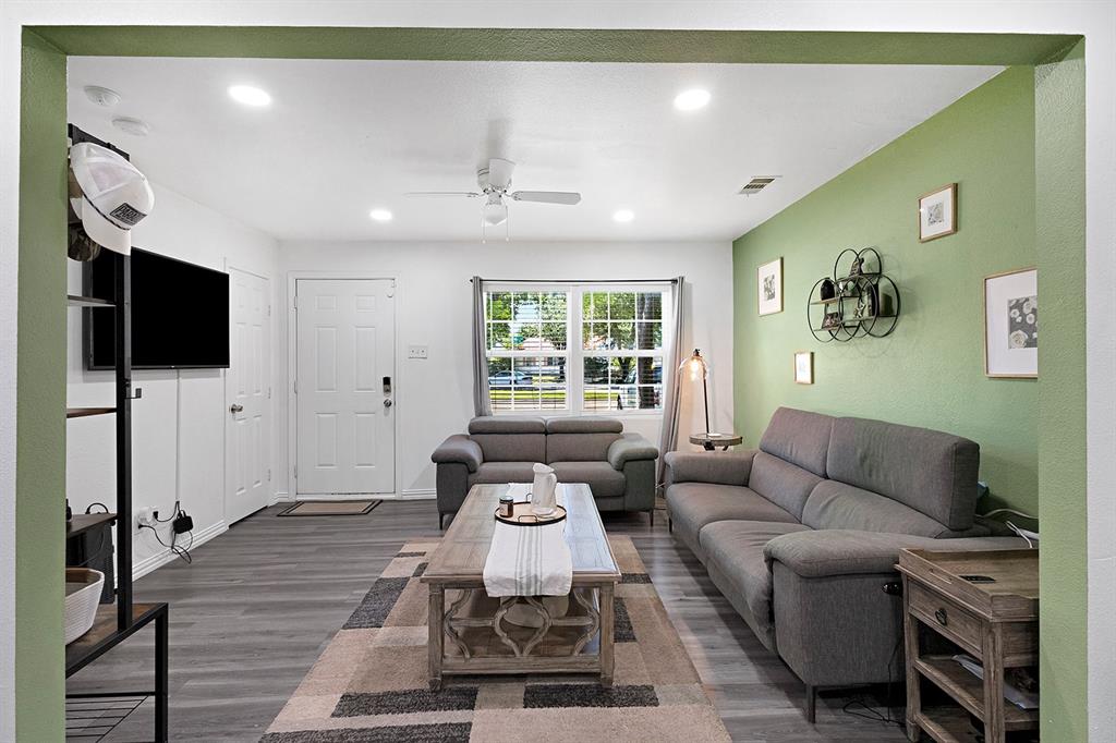 Devonwood Park 01 - Residential
