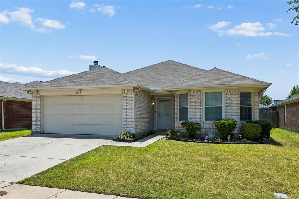 This fabulous one-story gem offers 3 bedrooms and 2 bathrooms with a desirable open floor plan that seamlessly connects the spacious living room and kitchen — ideal for both everyday living and effortless entertaining. The kitchen features granite countertops, stainless steel appliances, and ample counter space to satisfy any home chef. The generously sized primary suite is a true retreat, complete with an updated ensuite bath and an oversized shower. Two additional bedrooms are thoughtfully split from the primary, offering added privacy for family or guests. A cozy wood-burning fireplace anchors the living area, while the spacious laundry room provides excellent additional storage options. Zoned for Duncanville ISD. Don't miss this one!