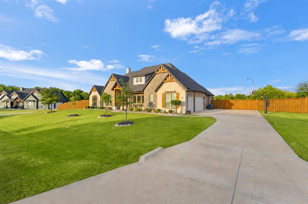 Cross Fence at Oak Vista - Residential