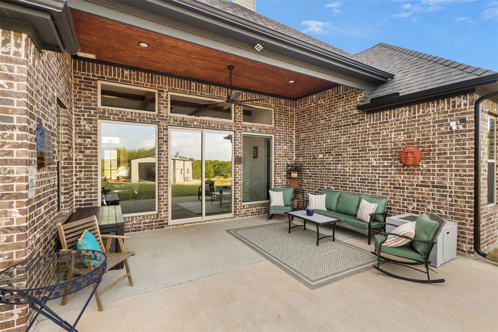 Cross Fence at Oak Vista - Residential