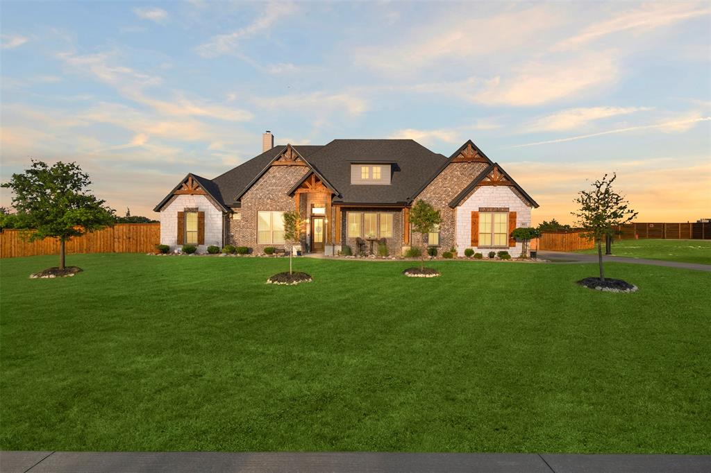Cross Fence at Oak Vista - Residential