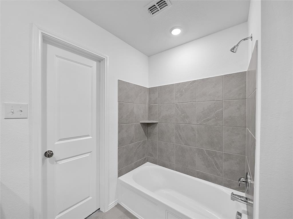 Mobberly Farms Ph 1 - Residential Lease
