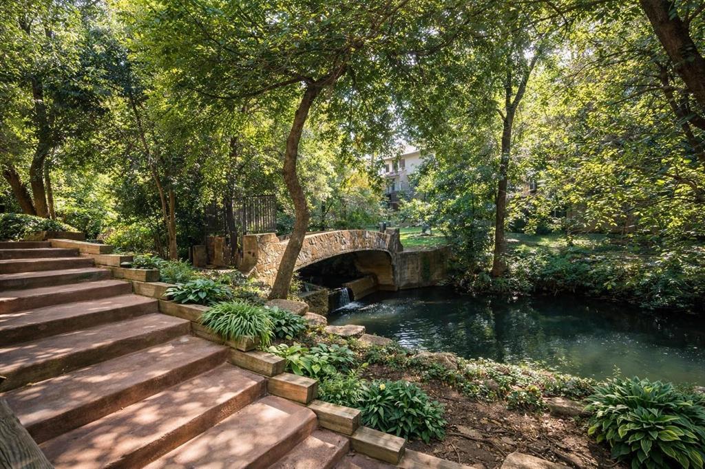 River Oaks Condos - Residential