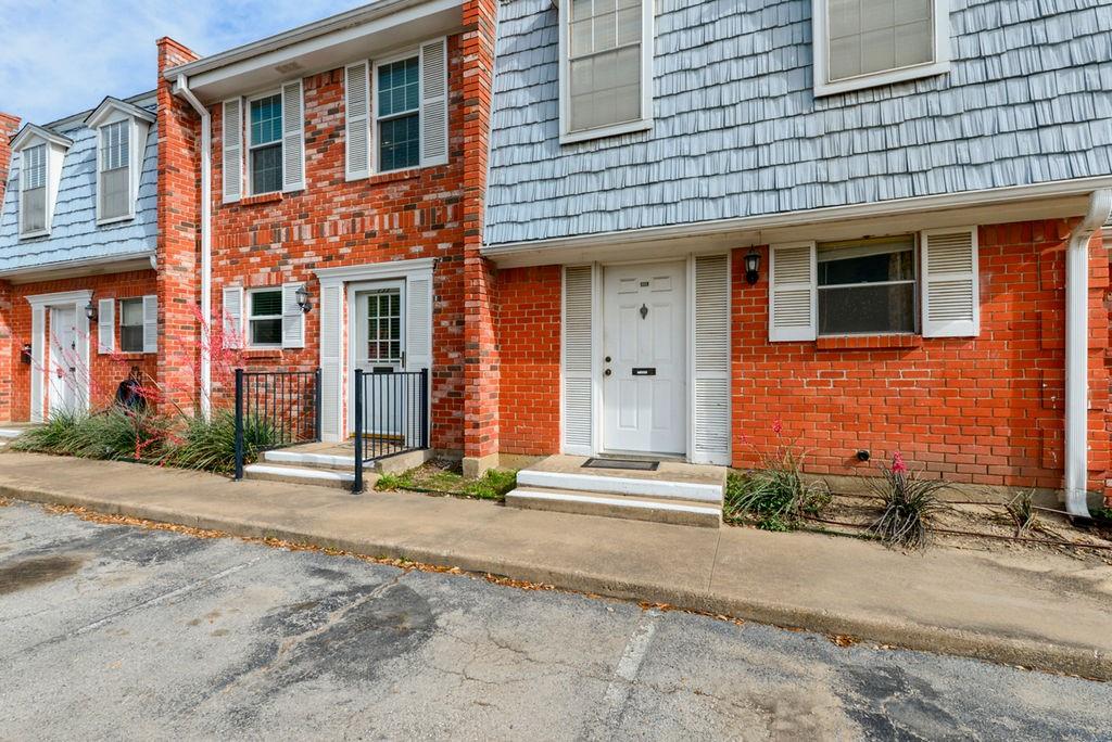 Move-in ready! Sellers are conveying all furniture & appliances with the sale of the condominium. Offers open floor plan, granite countertops, private enclosed back patio, & much more. 2 bedrooms up, one that offers an en-suite bath. Just in time to enjoy Indian Creeks tennis courts, swimming pool, tennis courts, or to enjoy a walk along the tree lined streets.Or, meet up with friends at the one of the several courtyards. Easy access to restaurants, shopping, & thoroughfares. You don't want to miss this opportunity!