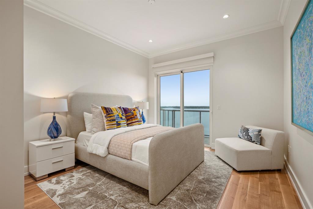Lakeside Tower - Residential