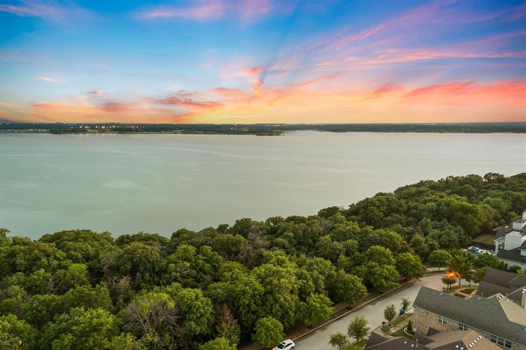 Lakeside Tower - Residential