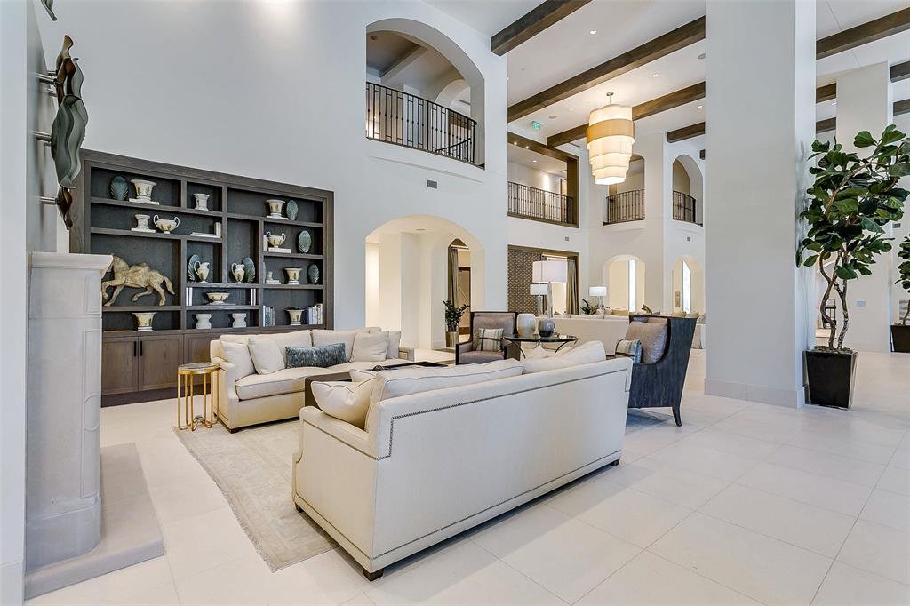Lakeside Tower - Residential