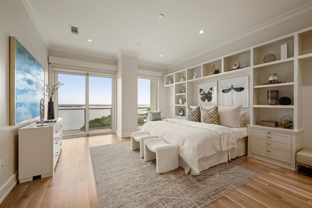 Lakeside Tower - Residential