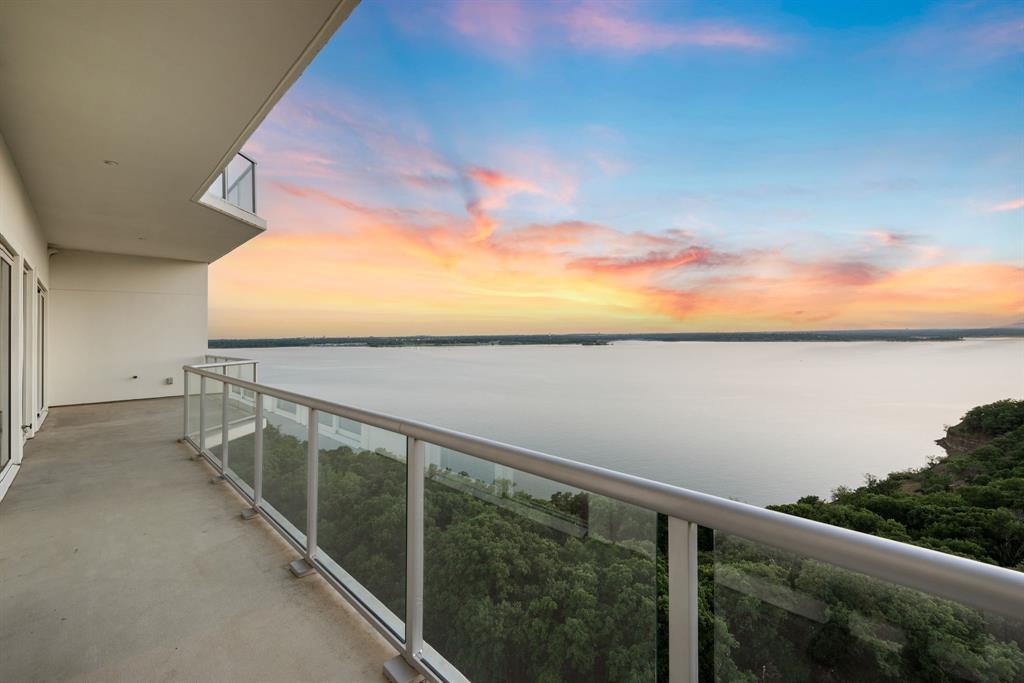 Lakeside Tower - Residential
