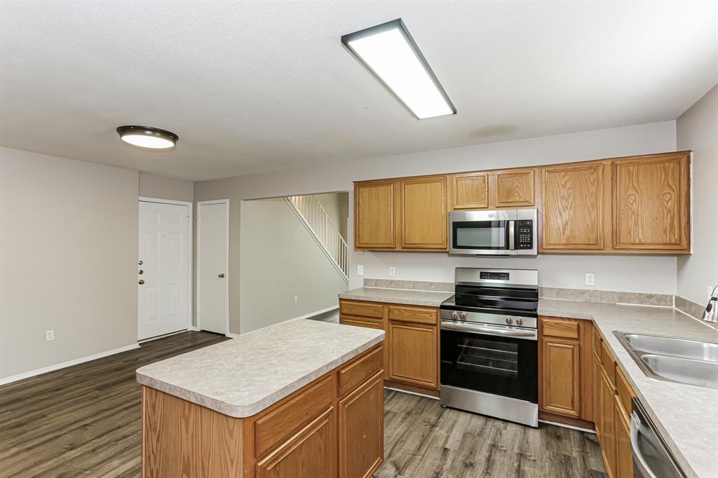 Lakes Of River Trails South - Residential