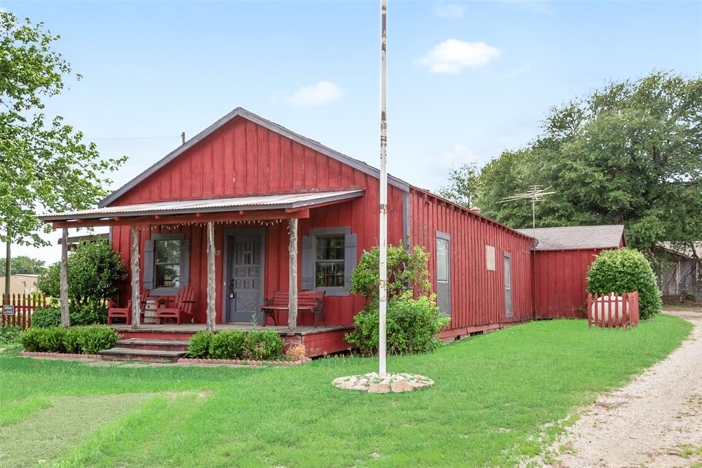 Investor special on 1.26 acres in DeSoto with two homes on one property each with its own address! The main house offers approx. 2,051 sq ft, 1 bed 1 bath potential to add more, and the detached guest house offers approx. 1,469 sq ft 3 bed, 1 bath.

Both properties require a full renovation and are being sold as-is, making this a great opportunity for investors or buyers looking to create value. Property includes barn and storage structures, shed, and patio areas. SOLD AS IS 

Strong after-repair value potential with options for rental income or multi generational living. Rare acreage plus dual living setup in a prime DeSoto location. Older survey is available buyer will be responsible for obtaining a new survey at their own expense if needed.