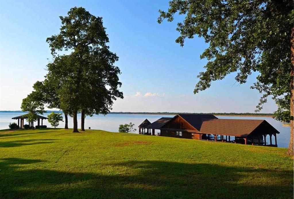 Meadowlake Estate - Residential