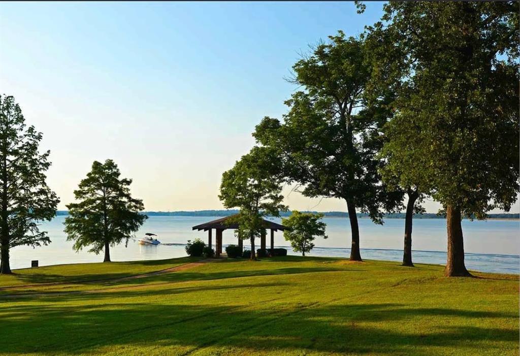 Meadowlake Estate - Residential